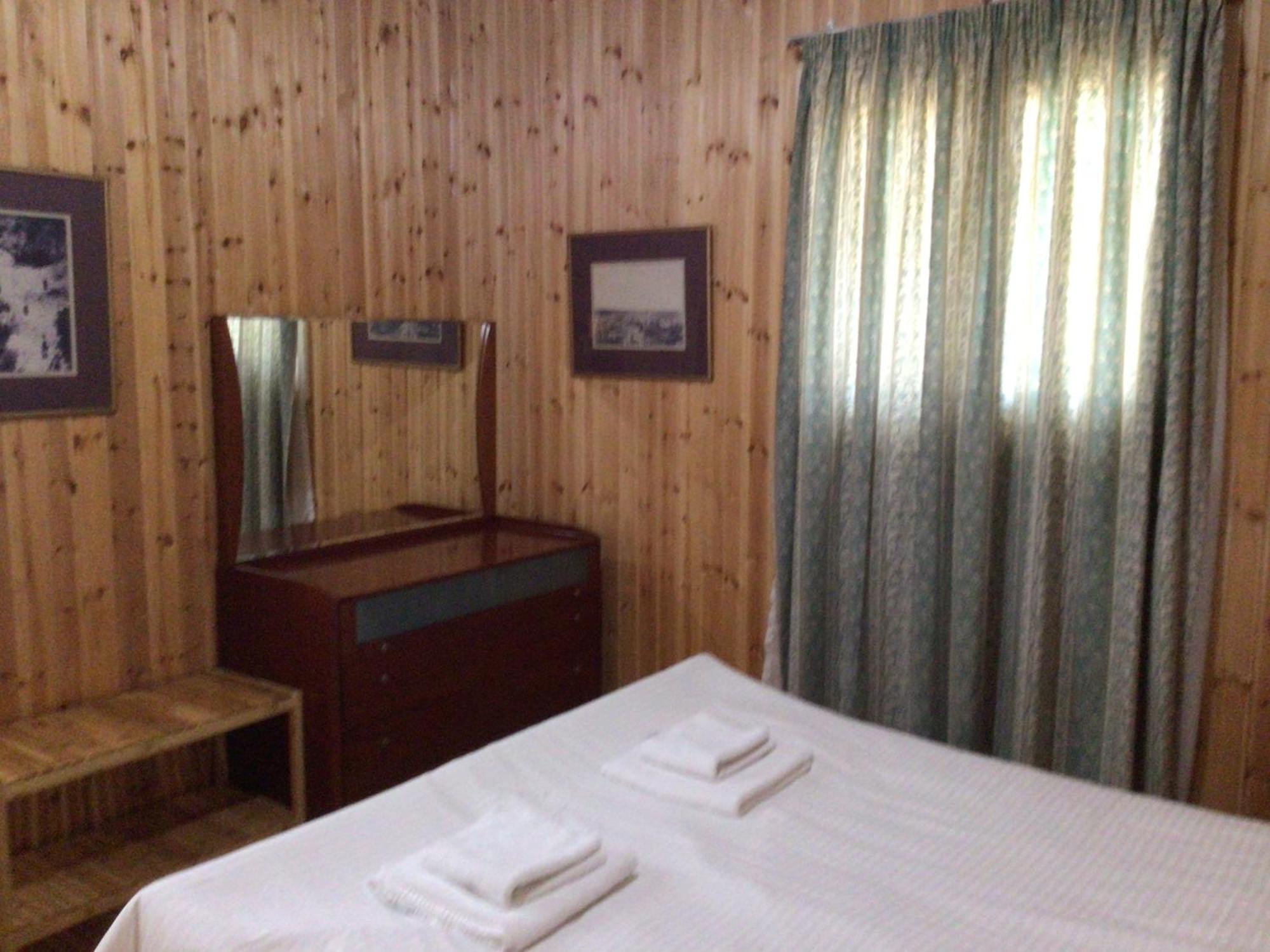 Pervolaris Cottages 2 Goudhi Exteriör bild